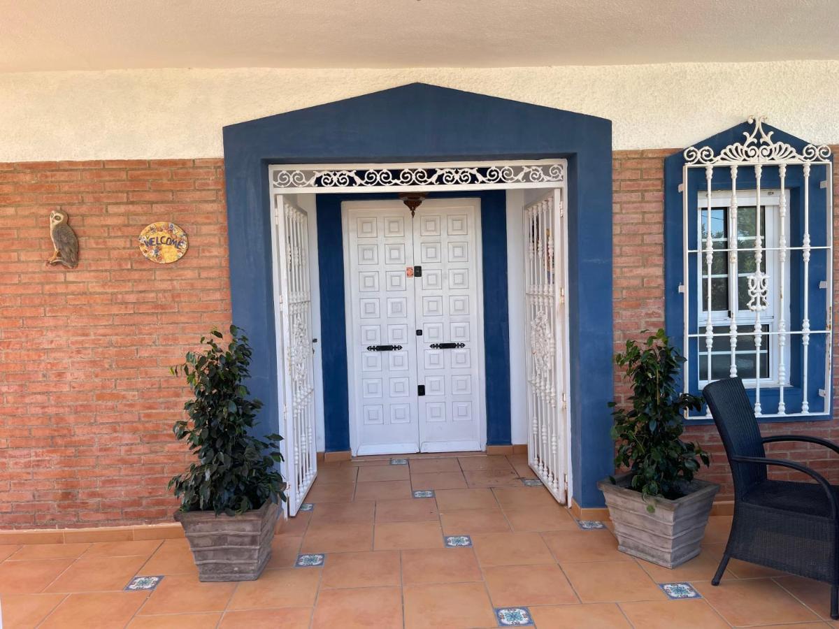 Bed and Breakfast Anna'S Garden Torrevieja Exterior foto