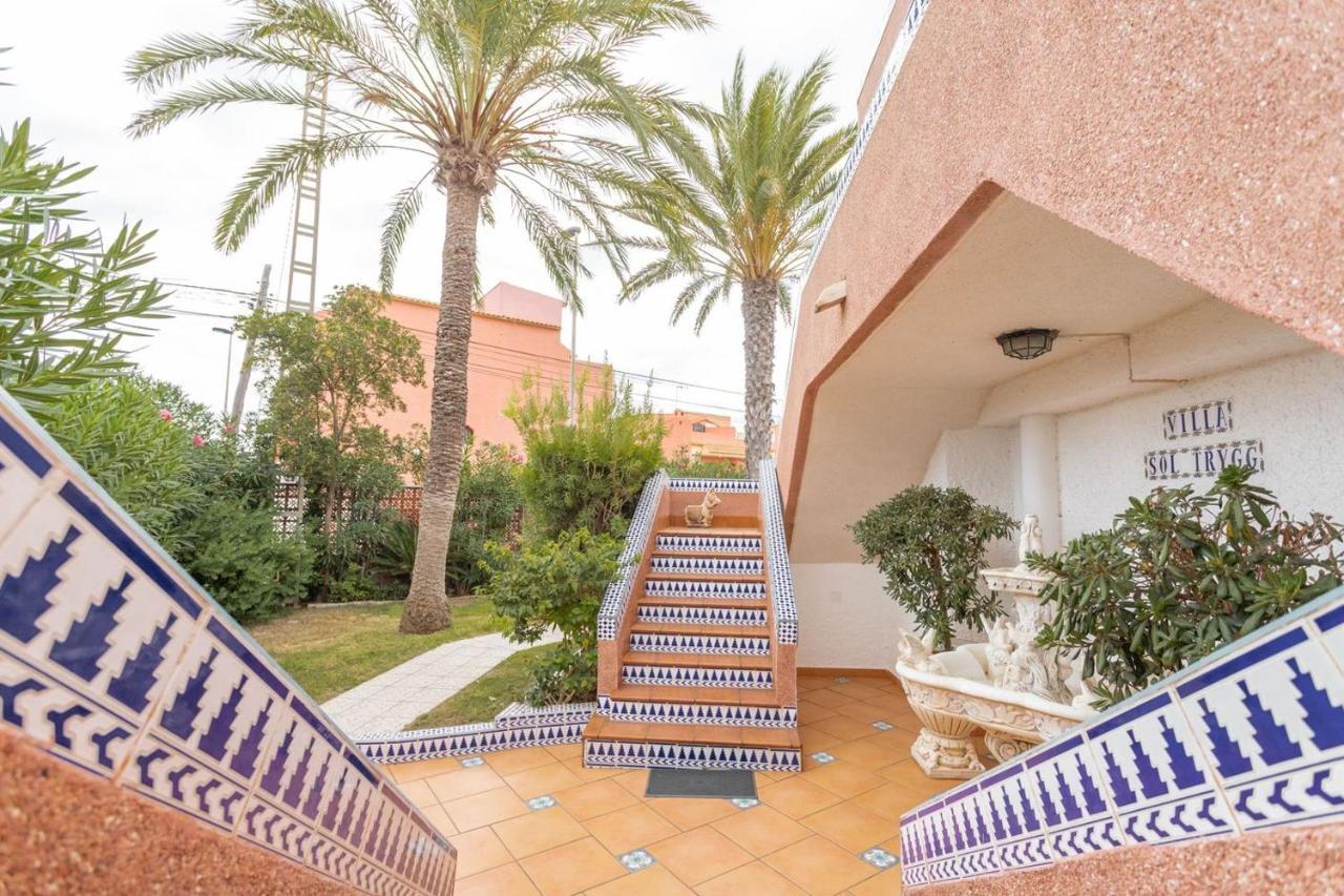 Bed and Breakfast Anna'S Garden Torrevieja Exterior foto