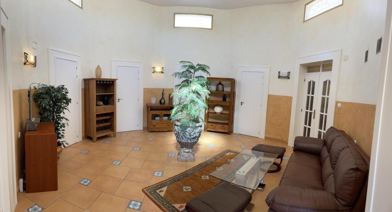 Bed and Breakfast Anna'S Garden Torrevieja Exterior foto