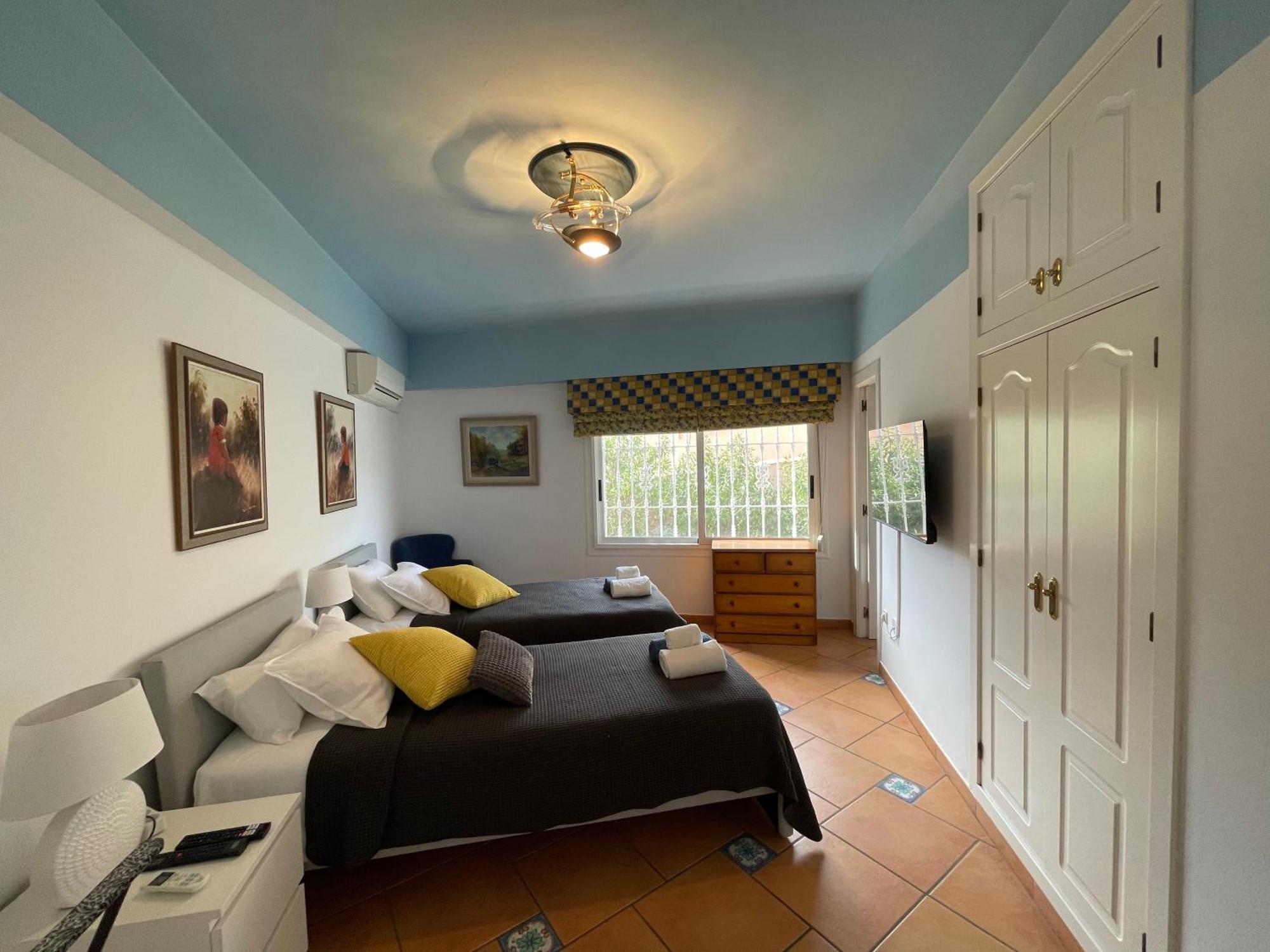 Bed and Breakfast Anna'S Garden Torrevieja Zimmer foto