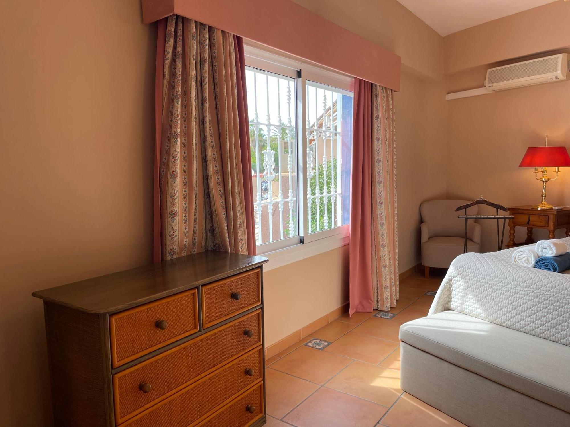 Bed and Breakfast Anna'S Garden Torrevieja Zimmer foto