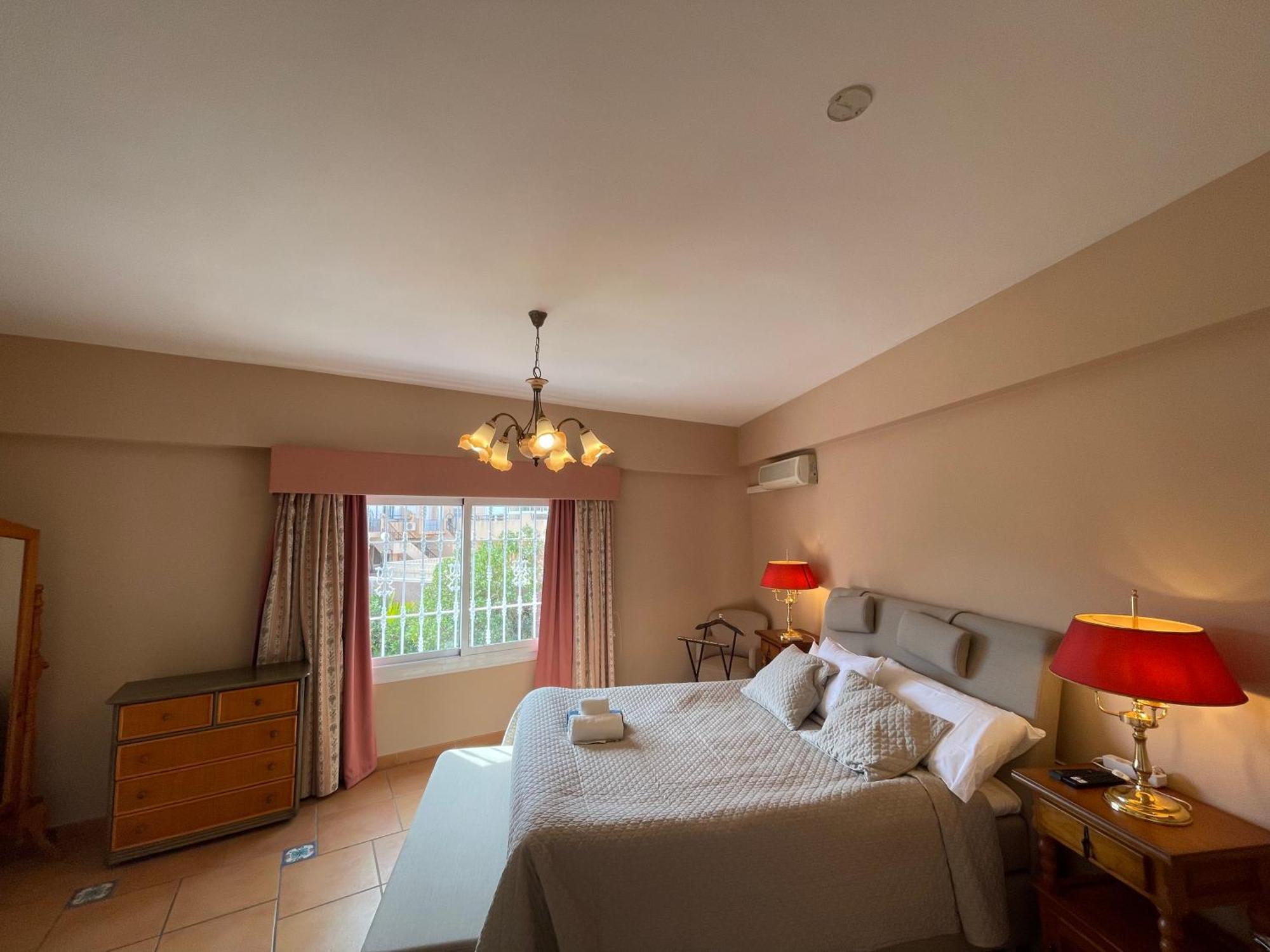 Bed and Breakfast Anna'S Garden Torrevieja Zimmer foto