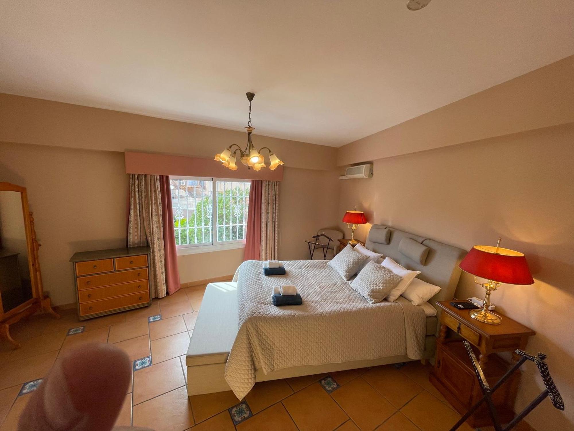 Bed and Breakfast Anna'S Garden Torrevieja Zimmer foto